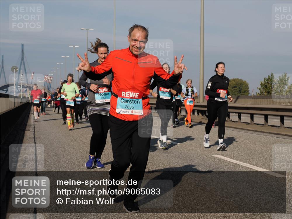 03.10.2025 - Köhlbrandbrückenlauf Fabian Wolf http://msf.ph/oto/9065083 03.10.2025 10:08:13 Position 3 2320, 2835, 2162 meine-sportfotos.de