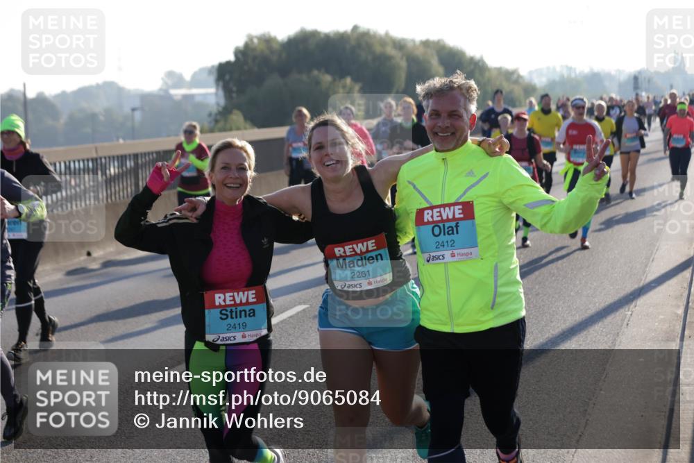 03.10.2025 - Köhlbrandbrückenlauf Jannik Wohlers http://msf.ph/oto/9065084 03.10.2025 09:26:02 Position 3 2419, 2261, 2412 meine-sportfotos.de