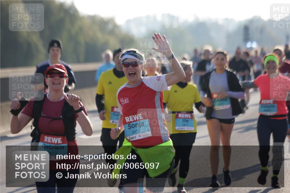 03.10.2025 - Köhlbrandbrückenlauf Jannik Wohlers http://msf.ph/oto/9065097 03.10.2025 09:26:04 Position 3 3413, 3412, 2874 meine-sportfotos.de