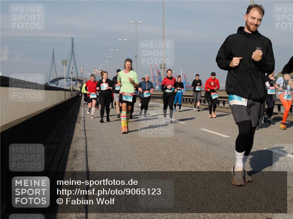 03.10.2025 - Köhlbrandbrückenlauf Fabian Wolf http://msf.ph/oto/9065123 03.10.2025 10:08:15 Position 3 2059 meine-sportfotos.de