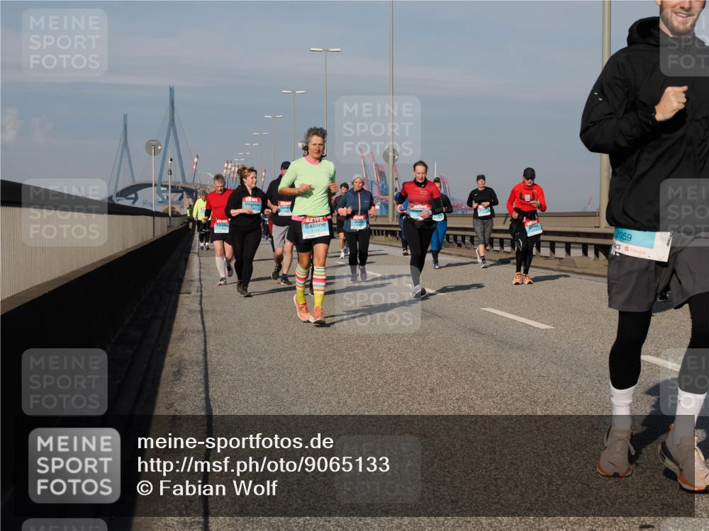 03.10.2025 - Köhlbrandbrückenlauf Fabian Wolf http://msf.ph/oto/9065133 03.10.2025 10:08:15 Position 3 2059 meine-sportfotos.de