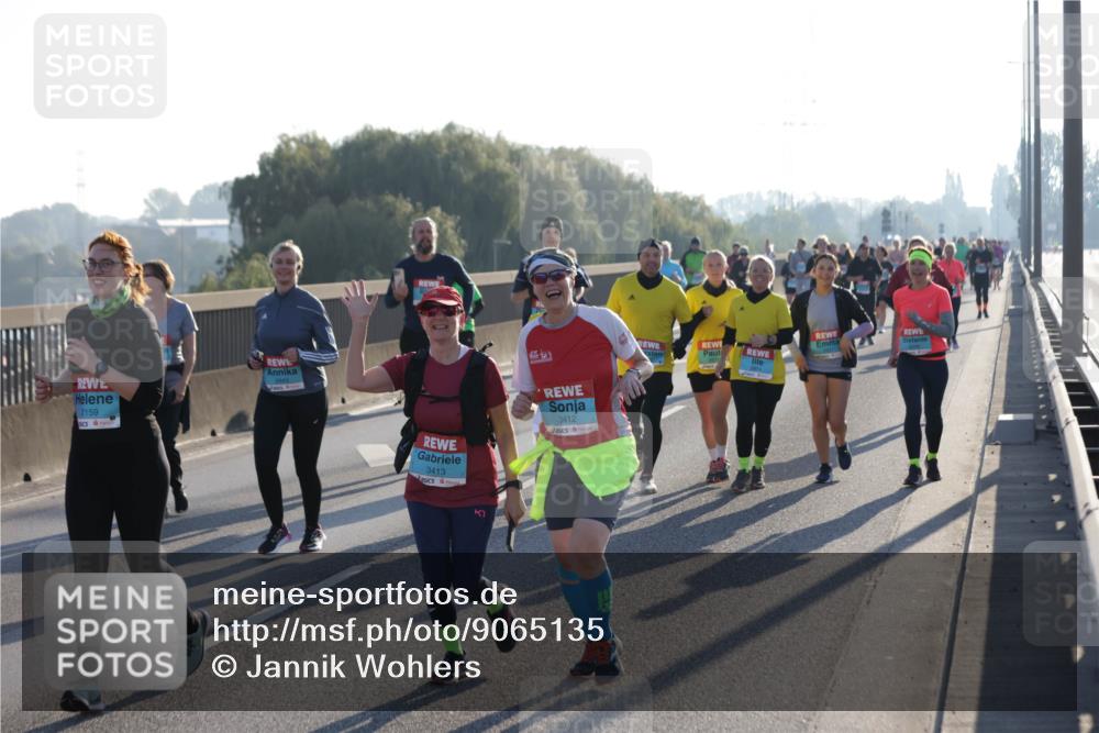 03.10.2025 - Köhlbrandbrückenlauf Jannik Wohlers http://msf.ph/oto/9065135 03.10.2025 09:26:06 Position 3 2159, 45, 3413, 3412 meine-sportfotos.de