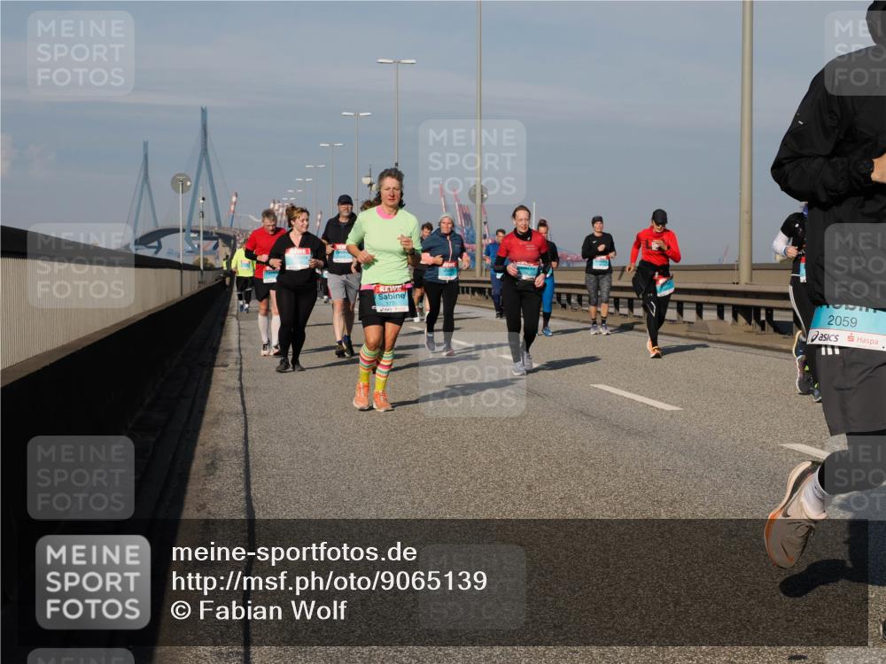 03.10.2025 - Köhlbrandbrückenlauf Fabian Wolf http://msf.ph/oto/9065139 03.10.2025 10:08:15 Position 3 1775, 2059 meine-sportfotos.de