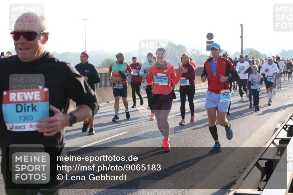 03.10.2025 - Köhlbrandbrückenlauf Lena Gebhardt http://msf.ph/oto/9065183 03.10.2025 09:22:18 Position 1 1303, 2790, 2450 meine-sportfotos.de