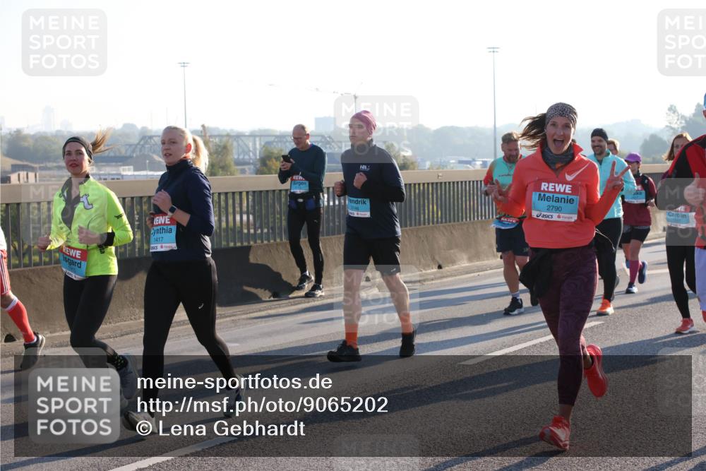 03.10.2025 - Köhlbrandbrückenlauf Lena Gebhardt http://msf.ph/oto/9065202 03.10.2025 09:22:19 Position 1 1417, 3146, 2790 meine-sportfotos.de