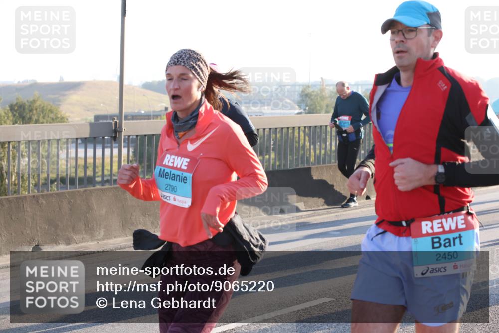 03.10.2025 - Köhlbrandbrückenlauf Lena Gebhardt http://msf.ph/oto/9065220 03.10.2025 09:22:20 Position 1 2790, 2450 meine-sportfotos.de