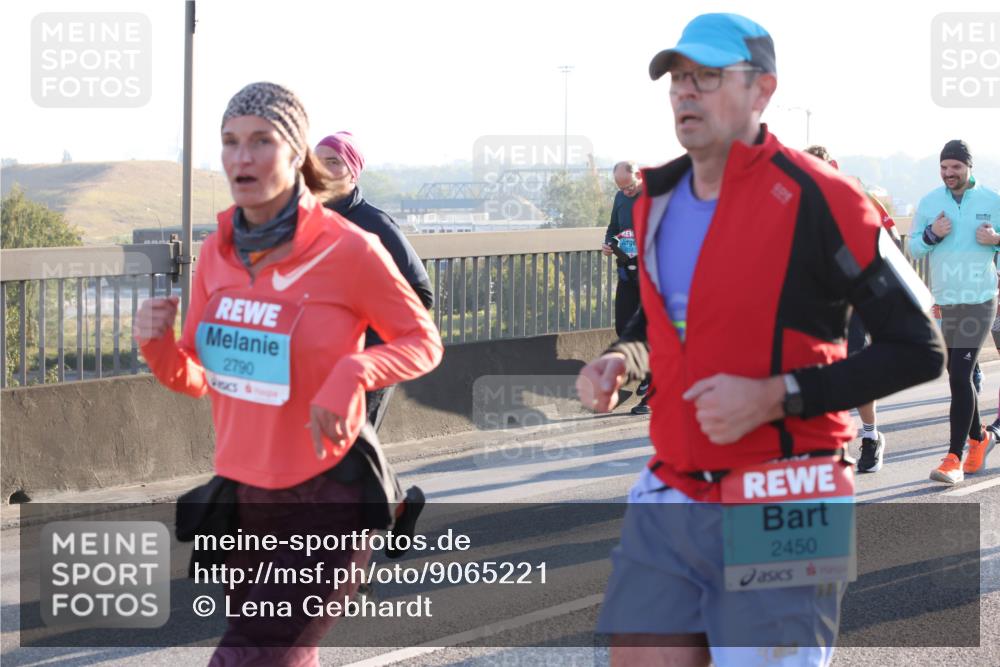 03.10.2025 - Köhlbrandbrückenlauf Lena Gebhardt http://msf.ph/oto/9065221 03.10.2025 09:22:20 Position 1 2790, 2450 meine-sportfotos.de