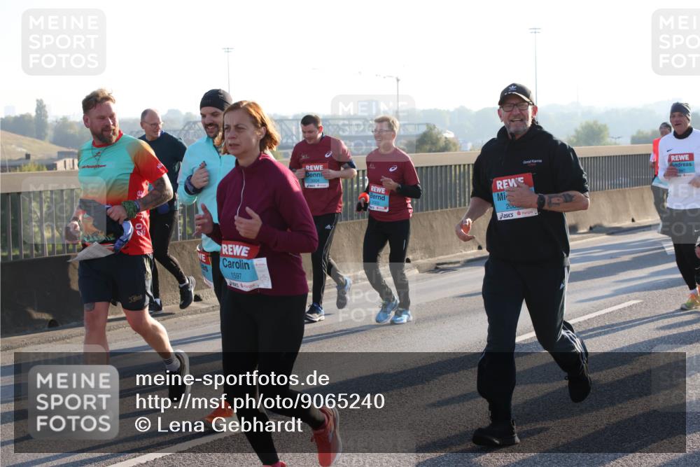 03.10.2025 - Köhlbrandbrückenlauf Lena Gebhardt http://msf.ph/oto/9065240 03.10.2025 09:22:21 Position 1 25, 1597, 200 meine-sportfotos.de