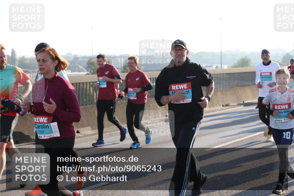 03.10.2025 - Köhlbrandbrückenlauf Lena Gebhardt http://msf.ph/oto/9065243 03.10.2025 09:22:22 Position 1 50, 1597, 2074, 10 meine-sportfotos.de