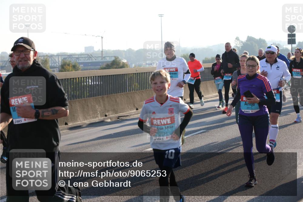 03.10.2025 - Köhlbrandbrückenlauf Lena Gebhardt http://msf.ph/oto/9065253 03.10.2025 09:22:22 Position 1 947, 2074, 10, 2015, 1829 meine-sportfotos.de