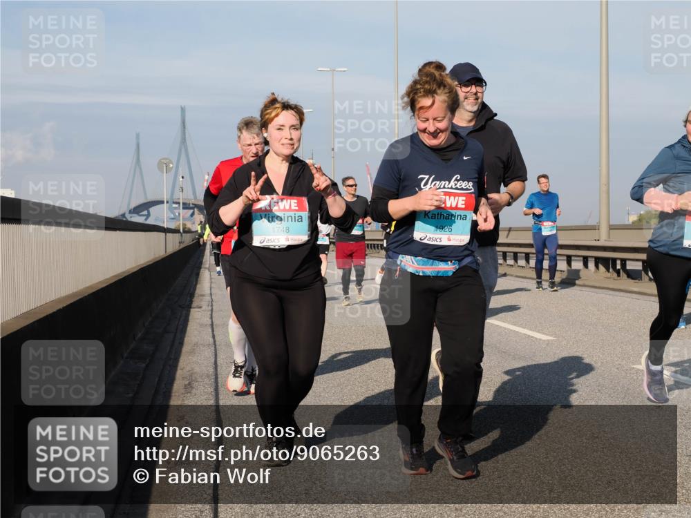 03.10.2025 - Köhlbrandbrückenlauf Fabian Wolf http://msf.ph/oto/9065263 03.10.2025 10:08:21 Position 3 1748, 1926 meine-sportfotos.de