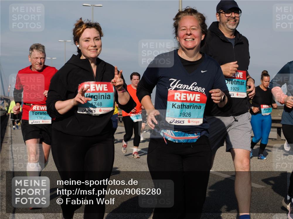 03.10.2025 - Köhlbrandbrückenlauf Fabian Wolf http://msf.ph/oto/9065280 03.10.2025 10:08:22 Position 3 1781, 1748, 1926, 1929 meine-sportfotos.de
