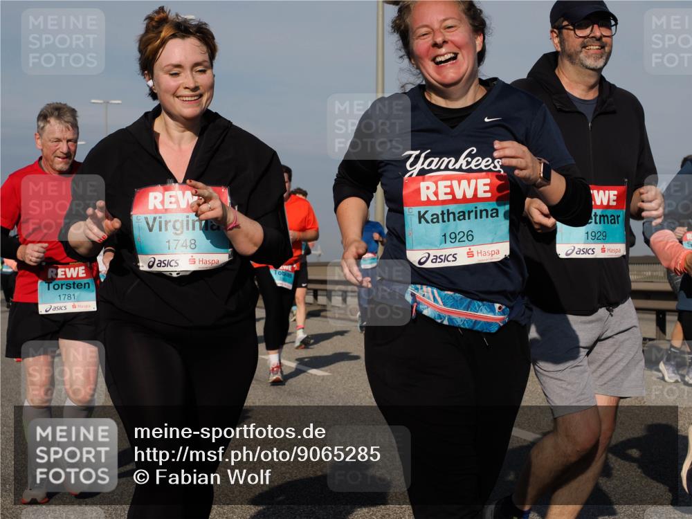03.10.2025 - Köhlbrandbrückenlauf Fabian Wolf http://msf.ph/oto/9065285 03.10.2025 10:08:22 Position 3 1781, 1748, 1926, 1929 meine-sportfotos.de
