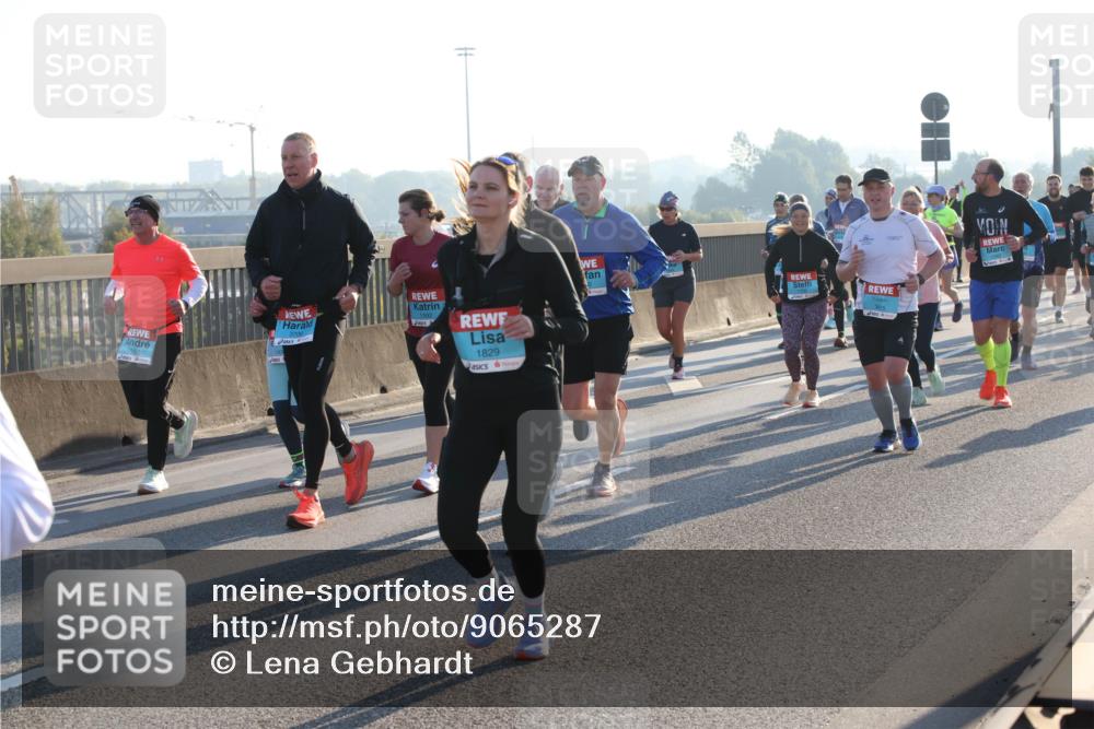 03.10.2025 - Köhlbrandbrückenlauf Lena Gebhardt http://msf.ph/oto/9065287 03.10.2025 09:22:25 Position 1 1829 meine-sportfotos.de