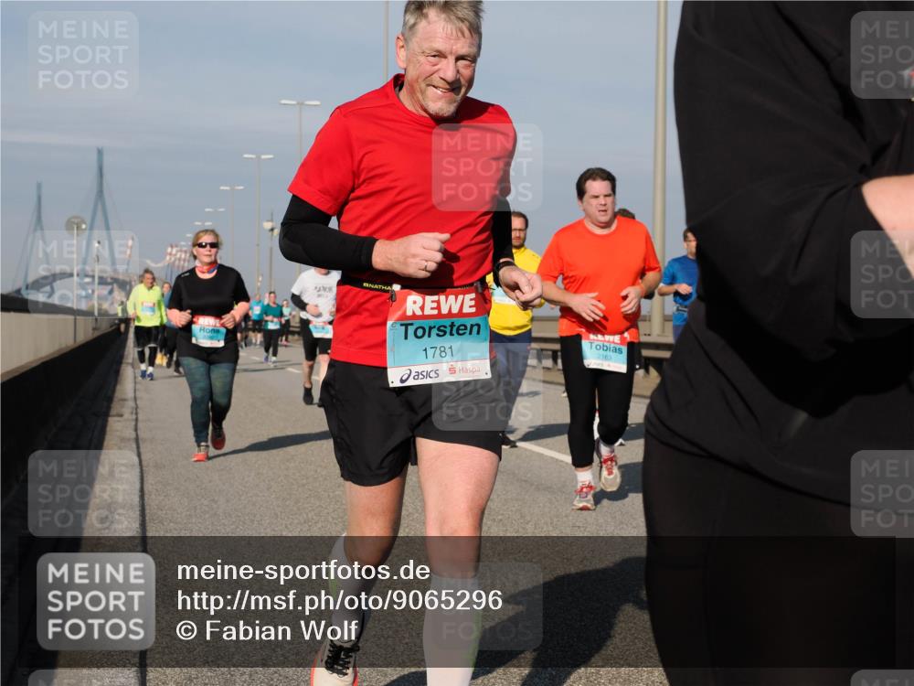 03.10.2025 - Köhlbrandbrückenlauf Fabian Wolf http://msf.ph/oto/9065296 03.10.2025 10:08:23 Position 3 1781, 2163 meine-sportfotos.de