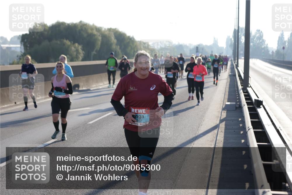 03.10.2025 - Köhlbrandbrückenlauf Jannik Wohlers http://msf.ph/oto/9065300 03.10.2025 09:26:12 Position 3 667 meine-sportfotos.de