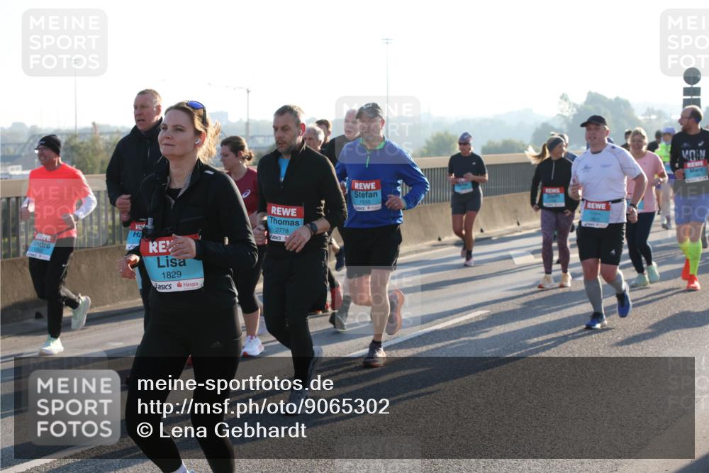03.10.2025 - Köhlbrandbrückenlauf Lena Gebhardt http://msf.ph/oto/9065302 03.10.2025 09:22:26 Position 1 1829, 2778, 1510 meine-sportfotos.de