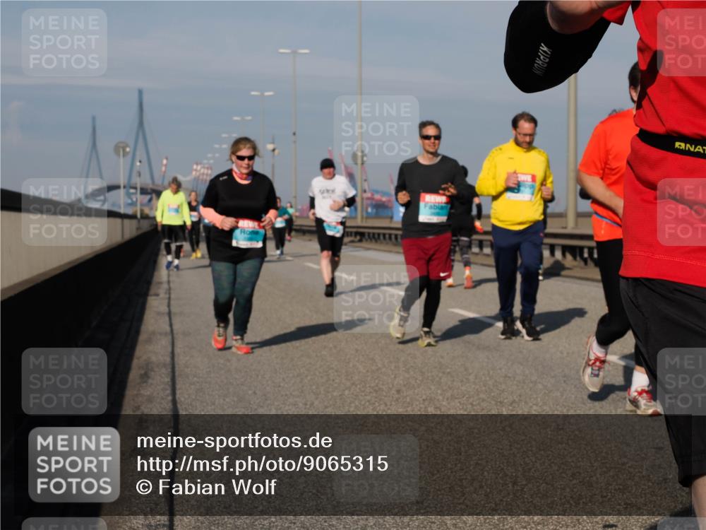 03.10.2025 - Köhlbrandbrückenlauf Fabian Wolf http://msf.ph/oto/9065315 03.10.2025 10:08:25 Position 3  meine-sportfotos.de