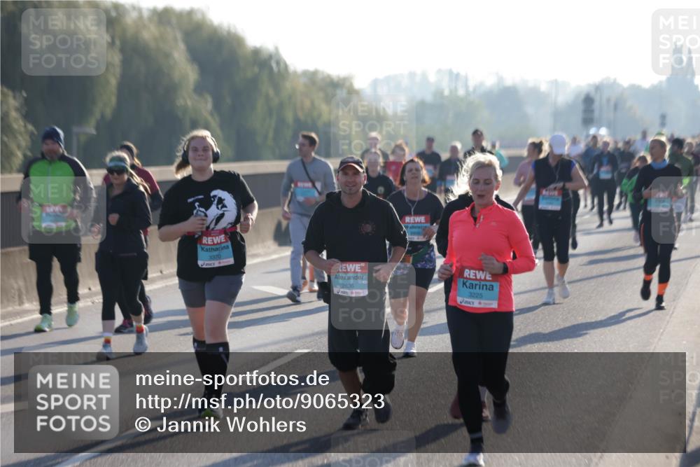 03.10.2025 - Köhlbrandbrückenlauf Jannik Wohlers http://msf.ph/oto/9065323 03.10.2025 09:26:14 Position 3 3370, 2636, 3225 meine-sportfotos.de