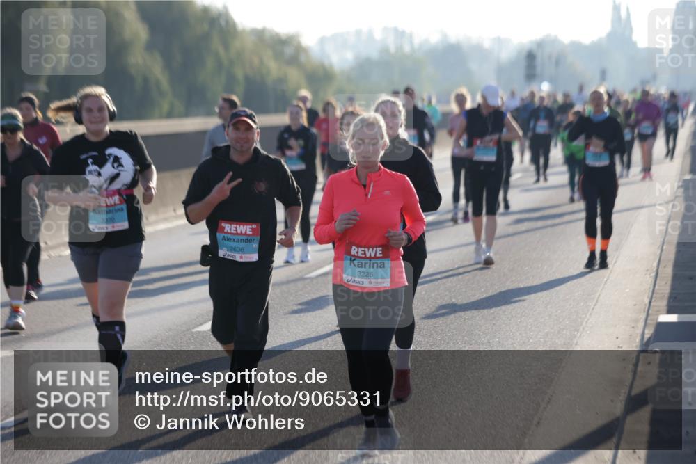 03.10.2025 - Köhlbrandbrückenlauf Jannik Wohlers http://msf.ph/oto/9065331 03.10.2025 09:26:15 Position 3 3370, 2636, 3225 meine-sportfotos.de