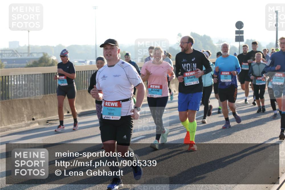 03.10.2025 - Köhlbrandbrückenlauf Lena Gebhardt http://msf.ph/oto/9065339 03.10.2025 09:22:27 Position 1 3815, 6, 1672, 1282 meine-sportfotos.de