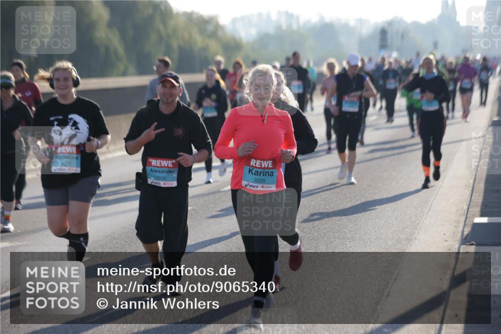 03.10.2025 - Köhlbrandbrückenlauf Jannik Wohlers http://msf.ph/oto/9065340 03.10.2025 09:26:15 Position 3 3370, 2636, 3225 meine-sportfotos.de