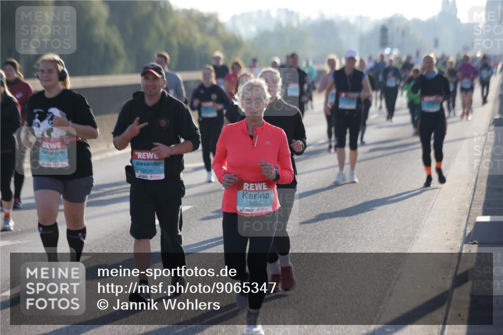 03.10.2025 - Köhlbrandbrückenlauf Jannik Wohlers http://msf.ph/oto/9065347 03.10.2025 09:26:15 Position 3 3370, 2636, 3225 meine-sportfotos.de