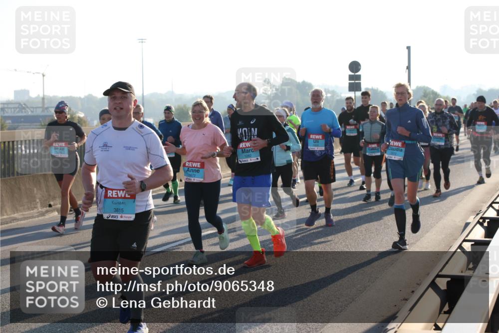 03.10.2025 - Köhlbrandbrückenlauf Lena Gebhardt http://msf.ph/oto/9065348 03.10.2025 09:22:28 Position 1 3815, 1672, 1282, 3072 meine-sportfotos.de