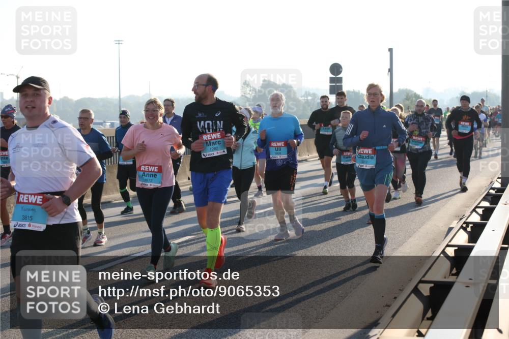 03.10.2025 - Köhlbrandbrückenlauf Lena Gebhardt http://msf.ph/oto/9065353 03.10.2025 09:22:28 Position 1 3815, 1672, 1282, 1809, 3372 meine-sportfotos.de