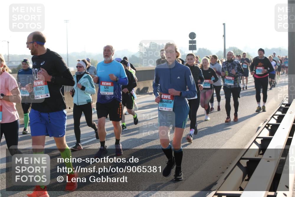 03.10.2025 - Köhlbrandbrückenlauf Lena Gebhardt http://msf.ph/oto/9065381 03.10.2025 09:22:29 Position 1 1282, 1809, 3372 meine-sportfotos.de