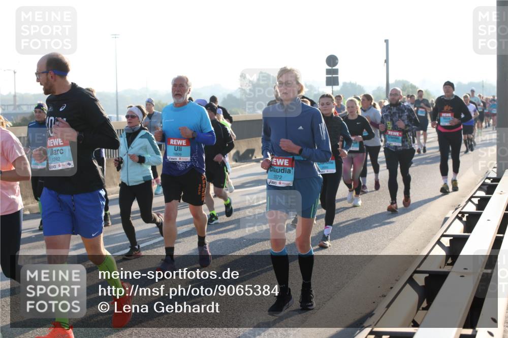 03.10.2025 - Köhlbrandbrückenlauf Lena Gebhardt http://msf.ph/oto/9065384 03.10.2025 09:22:29 Position 1 1282, 1809, 3372, 2686 meine-sportfotos.de
