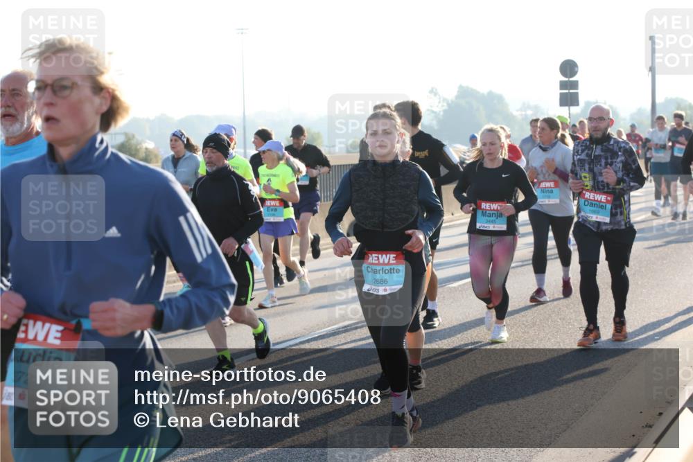 03.10.2025 - Köhlbrandbrückenlauf Lena Gebhardt http://msf.ph/oto/9065408 03.10.2025 09:22:30 Position 1 72, 3106, 2686, 3445, 1719, 1669 meine-sportfotos.de