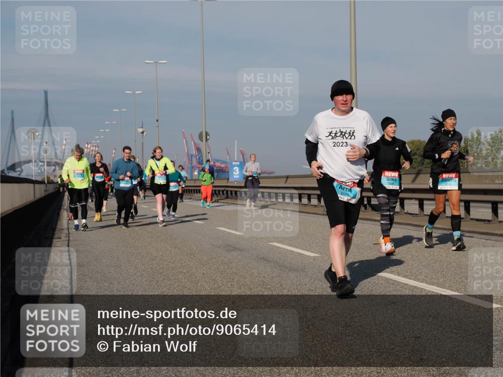03.10.2025 - Köhlbrandbrückenlauf Fabian Wolf http://msf.ph/oto/9065414 03.10.2025 10:08:29 Position 3 14, 2023, 2693, 1935 meine-sportfotos.de