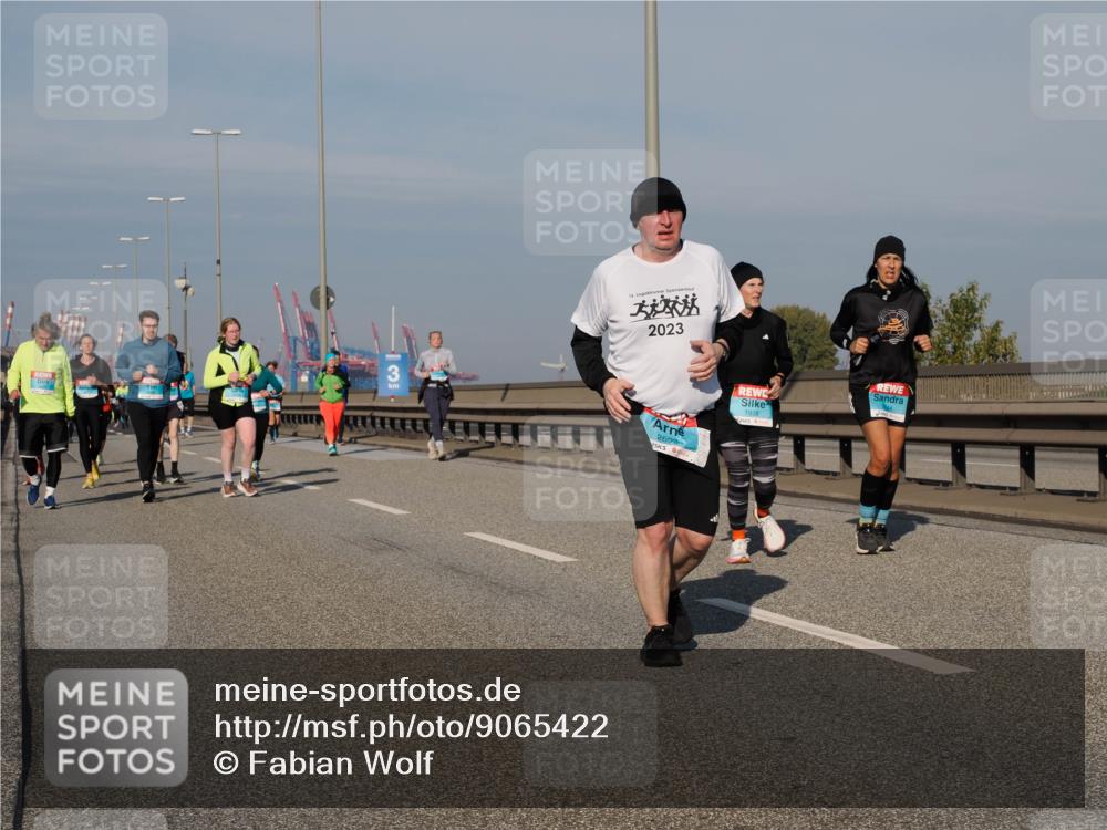 03.10.2025 - Köhlbrandbrückenlauf Fabian Wolf http://msf.ph/oto/9065422 03.10.2025 10:08:29 Position 3 14, 2023, 2693, 1935, 44 meine-sportfotos.de