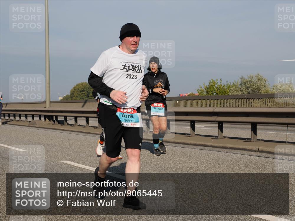 03.10.2025 - Köhlbrandbrückenlauf Fabian Wolf http://msf.ph/oto/9065445 03.10.2025 10:08:30 Position 3 16, 2023, 2693, 3044 meine-sportfotos.de