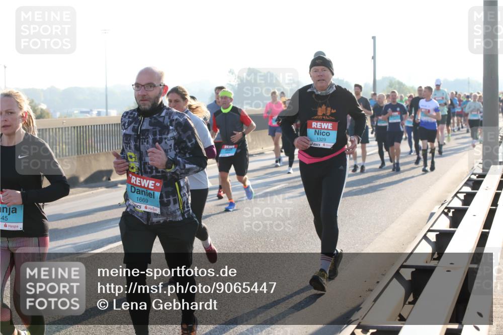 03.10.2025 - Köhlbrandbrückenlauf Lena Gebhardt http://msf.ph/oto/9065447 03.10.2025 09:22:33 Position 1 45, 1329, 1669 meine-sportfotos.de
