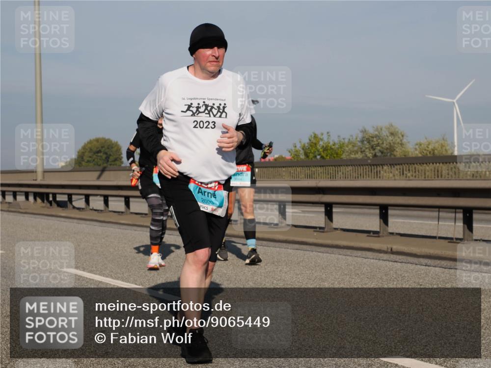 03.10.2025 - Köhlbrandbrückenlauf Fabian Wolf http://msf.ph/oto/9065449 03.10.2025 10:08:30 Position 3 16, 2023, 2693, 3044 meine-sportfotos.de