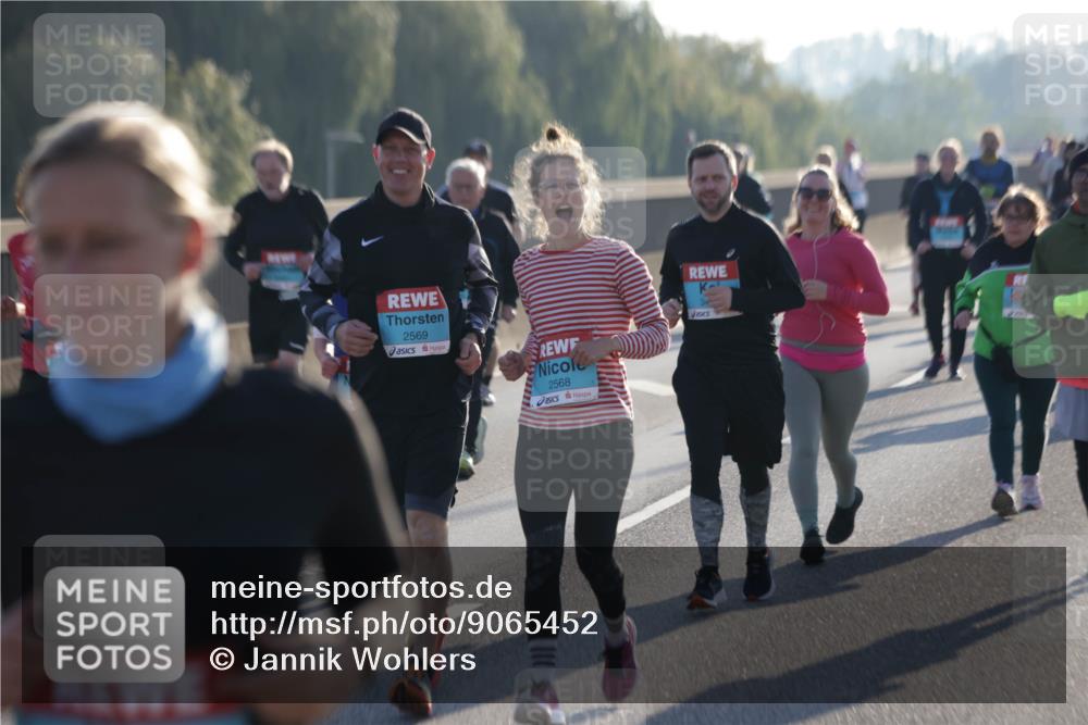 03.10.2025 - Köhlbrandbrückenlauf Jannik Wohlers http://msf.ph/oto/9065452 03.10.2025 09:26:25 Position 3 2569, 2568 meine-sportfotos.de