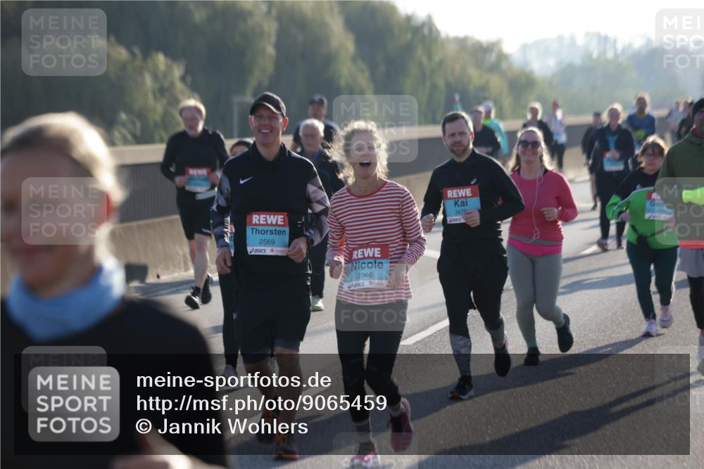 03.10.2025 - Köhlbrandbrückenlauf Jannik Wohlers http://msf.ph/oto/9065459 03.10.2025 09:26:25 Position 3 4, 2569, 2568, 3475 meine-sportfotos.de