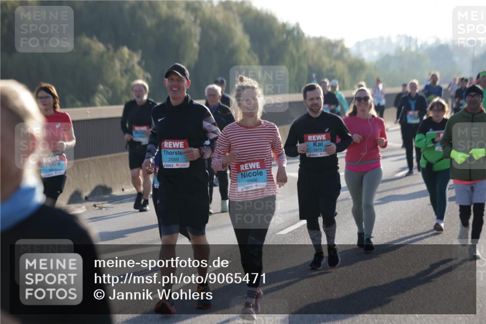 03.10.2025 - Köhlbrandbrückenlauf Jannik Wohlers http://msf.ph/oto/9065471 03.10.2025 09:26:25 Position 3 2569, 2568, 3475 meine-sportfotos.de