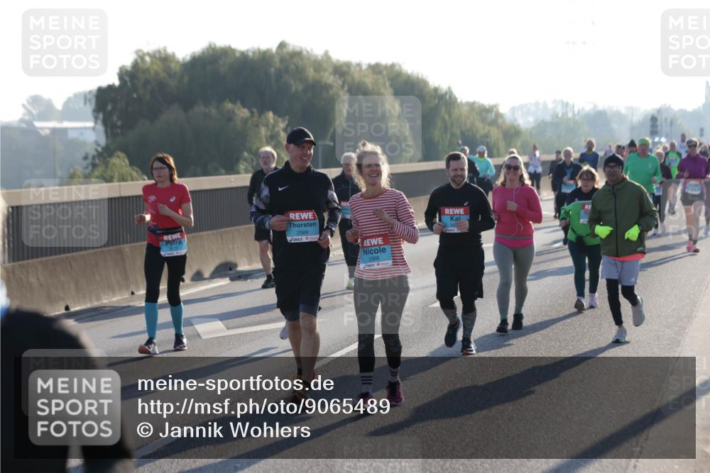 03.10.2025 - Köhlbrandbrückenlauf Jannik Wohlers http://msf.ph/oto/9065489 03.10.2025 09:26:26 Position 3 2569, 2568 meine-sportfotos.de