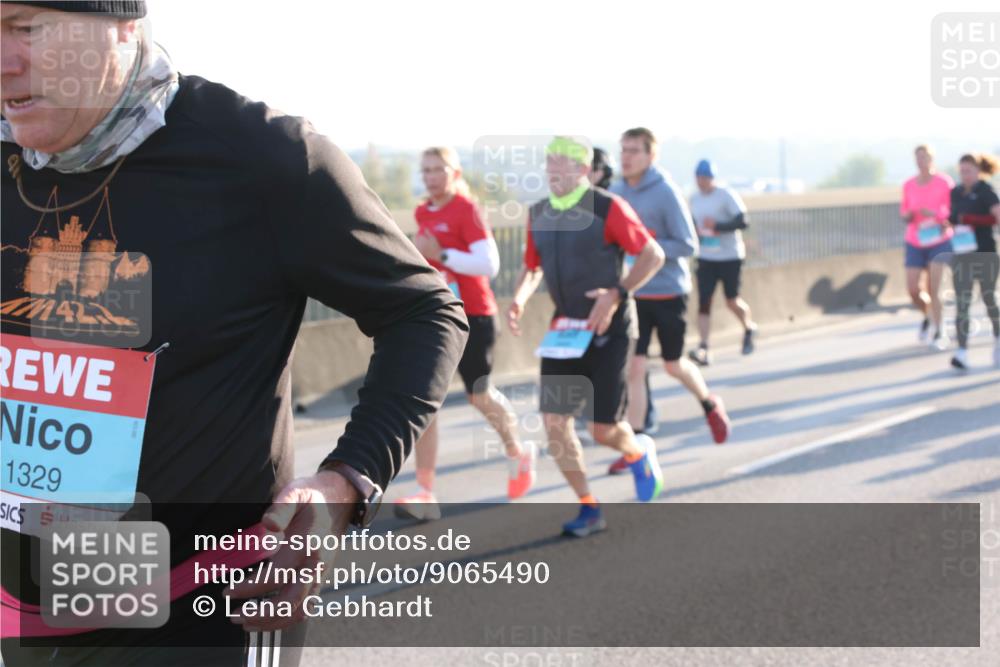 03.10.2025 - Köhlbrandbrückenlauf Lena Gebhardt http://msf.ph/oto/9065490 03.10.2025 09:22:35 Position 1 1329 meine-sportfotos.de