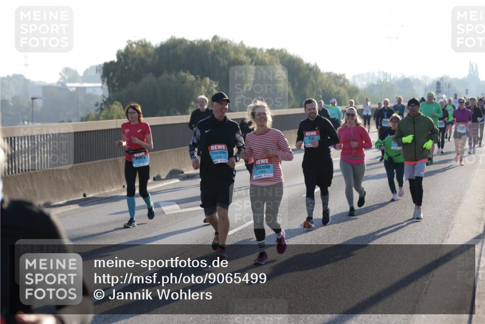 03.10.2025 - Köhlbrandbrückenlauf Jannik Wohlers http://msf.ph/oto/9065499 03.10.2025 09:26:26 Position 3 2569, 2568 meine-sportfotos.de