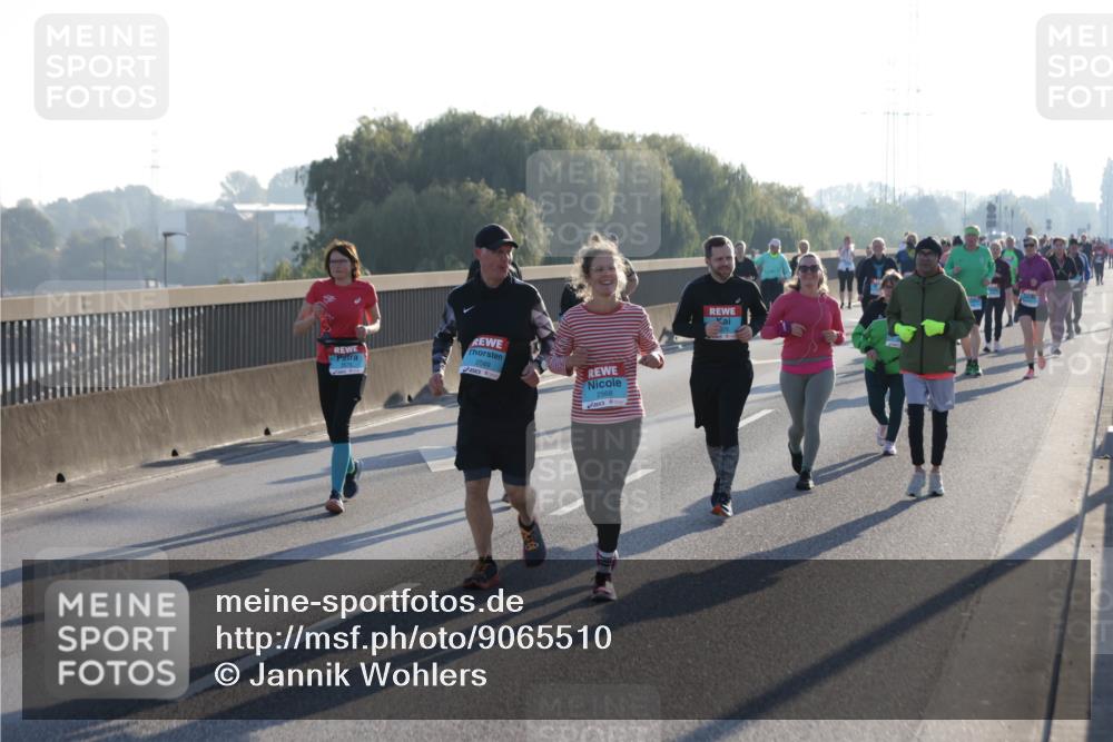 03.10.2025 - Köhlbrandbrückenlauf Jannik Wohlers http://msf.ph/oto/9065510 03.10.2025 09:26:26 Position 3 2569, 2568 meine-sportfotos.de