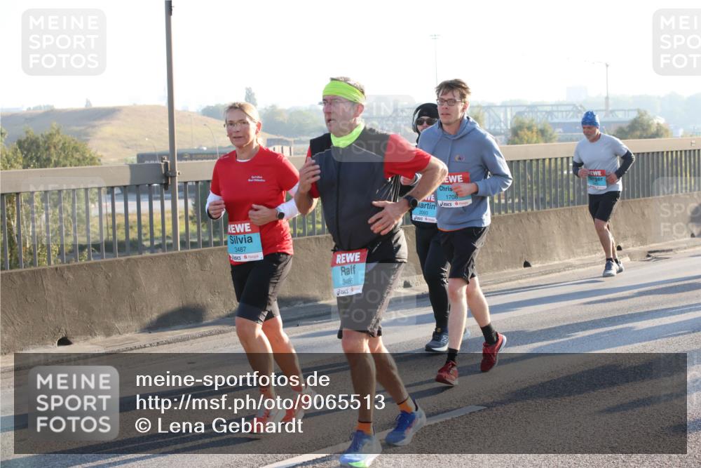 03.10.2025 - Köhlbrandbrückenlauf Lena Gebhardt http://msf.ph/oto/9065513 03.10.2025 09:22:36 Position 1 3487, 3486, 1708, 2093, 2 meine-sportfotos.de