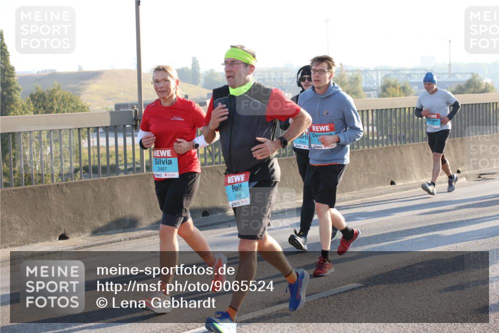 03.10.2025 - Köhlbrandbrückenlauf Lena Gebhardt http://msf.ph/oto/9065524 03.10.2025 09:22:36 Position 1 3487, 3486, 2093, 1 meine-sportfotos.de