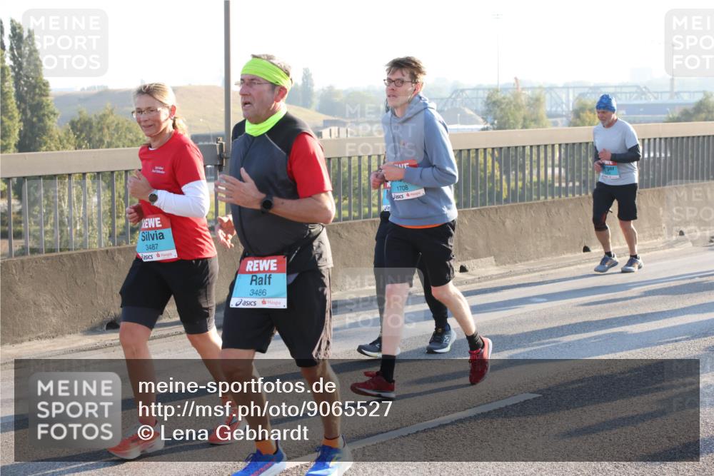 03.10.2025 - Köhlbrandbrückenlauf Lena Gebhardt http://msf.ph/oto/9065527 03.10.2025 09:22:36 Position 1 3487, 3486, 1708 meine-sportfotos.de