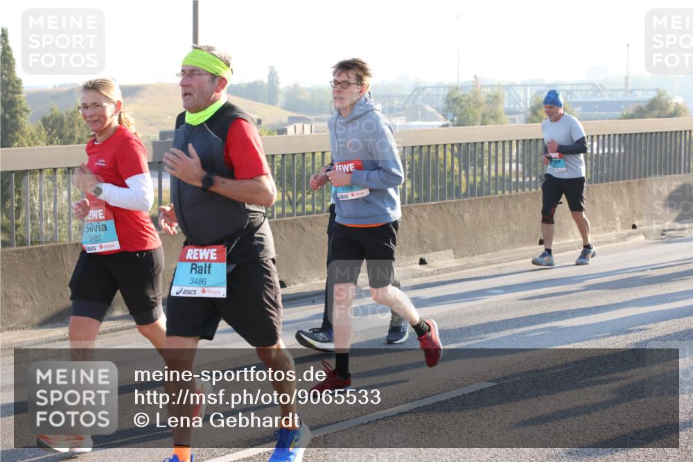 03.10.2025 - Köhlbrandbrückenlauf Lena Gebhardt http://msf.ph/oto/9065533 03.10.2025 09:22:36 Position 1 3487, 3486, 1708 meine-sportfotos.de