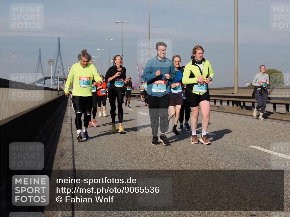 03.10.2025 - Köhlbrandbrückenlauf Fabian Wolf http://msf.ph/oto/9065536 03.10.2025 10:08:35 Position 3 3607, 367, 2092, 2112 meine-sportfotos.de