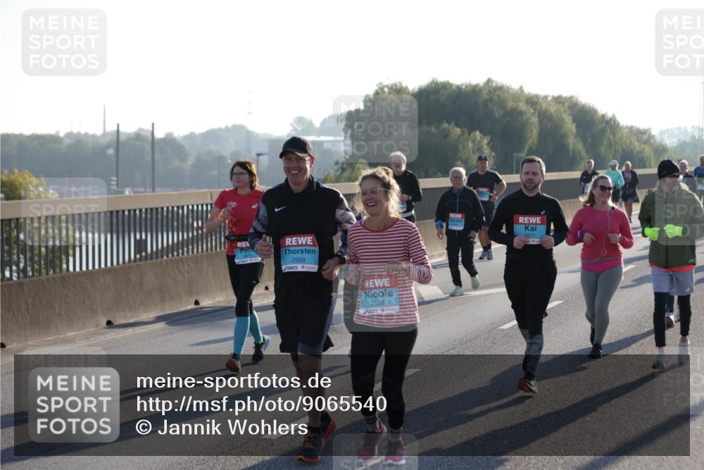03.10.2025 - Köhlbrandbrückenlauf Jannik Wohlers http://msf.ph/oto/9065540 03.10.2025 09:26:28 Position 3 2569, 2568, 3475 meine-sportfotos.de
